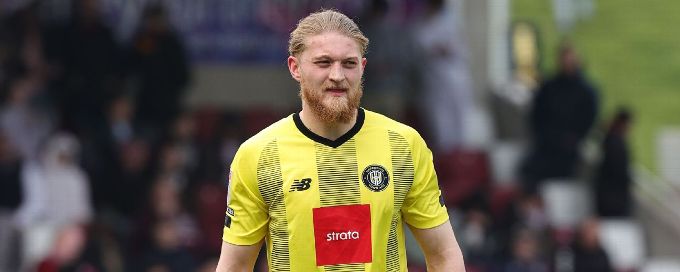 Wrexham's record transfer falls through on deadline day