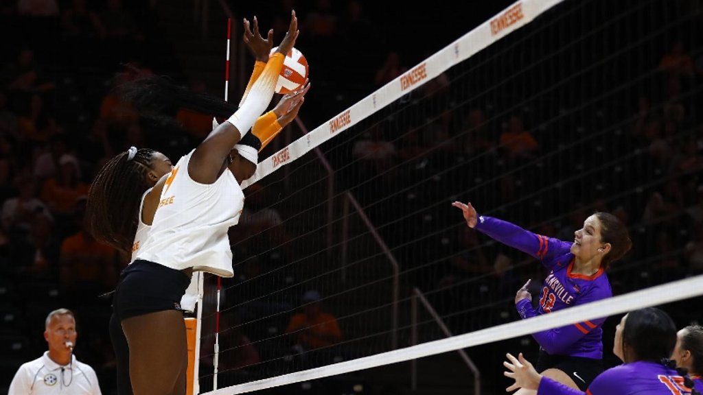 No. 15 Tennessee dominates Evansville in sweep
