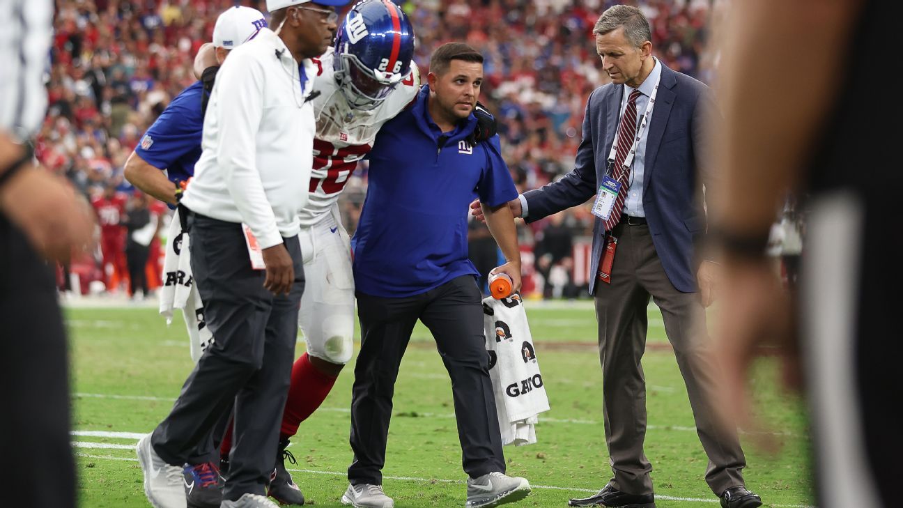 <div>Giants' comeback thriller marred by Barkley injury</div>