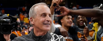 Tennessee extends coach Rick Barnes' contract through 2027-28