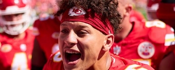 Mahomes becomes fastest to 25,000 career yards