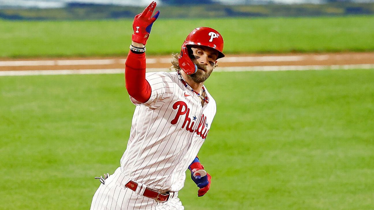 Harper eyes extension, hopes to retire with Phils