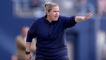 Reign coach Harvey: ChatGPT helped with tactics, formations