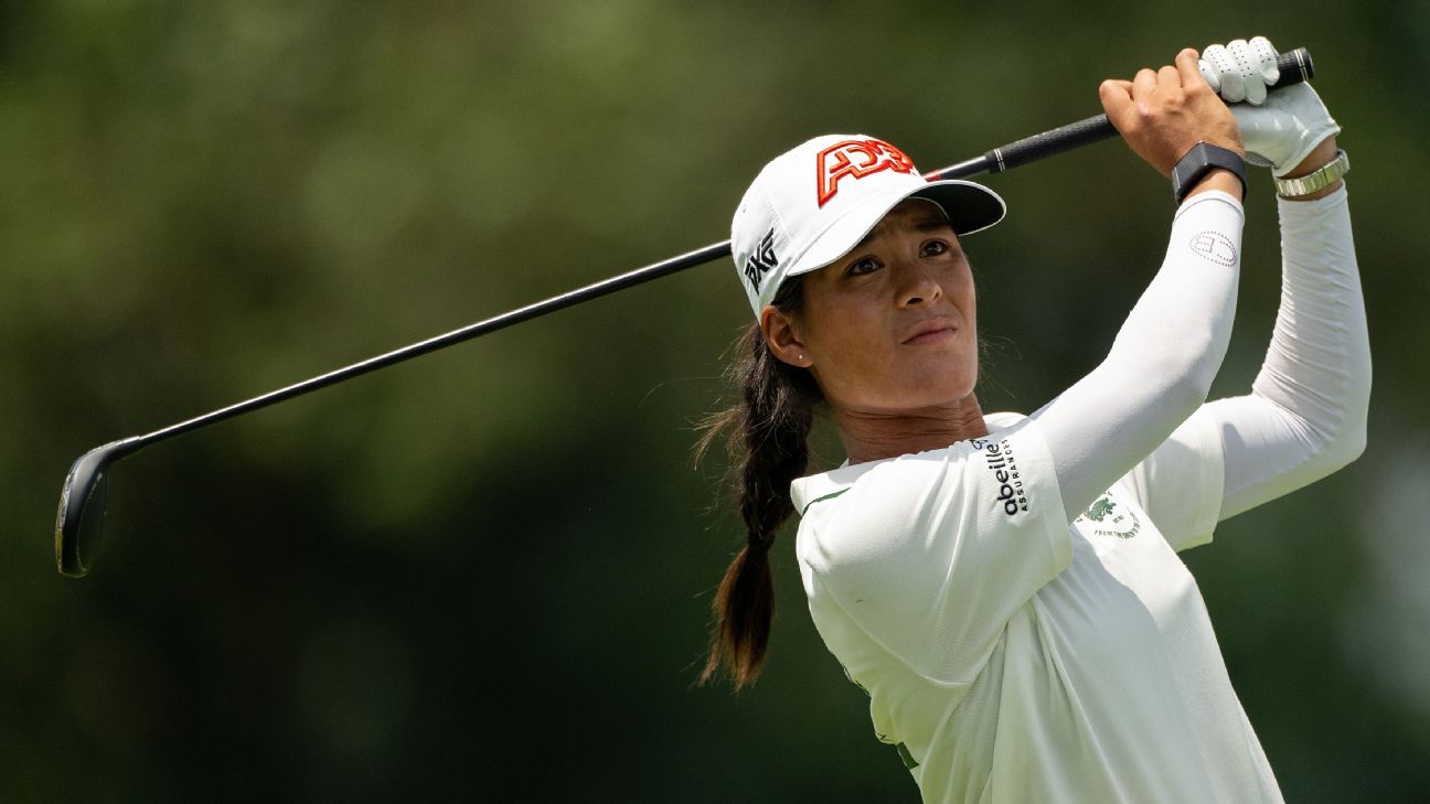 Celine Boutier shoots bogey-free 64 to lead in Singapore