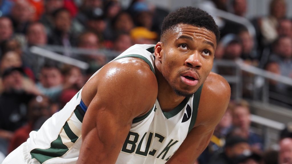 Giannis has 54 but Bucks lose as Griffin tossed