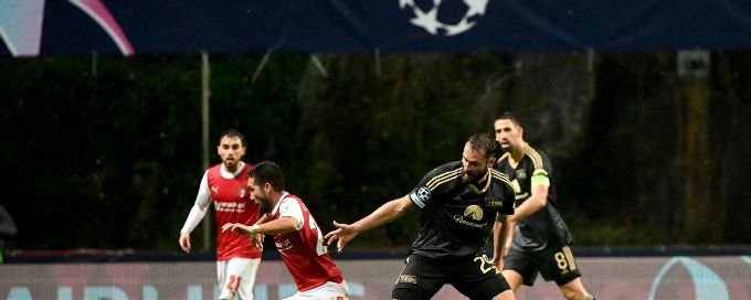 Ten-man Braga keep last-16 hopes alive with Union draw