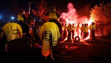 Legia Warsaw fans barred from Villa match after police clashes