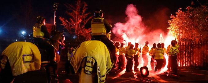 Legia Warsaw fans barred from Villa match after police clashes