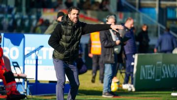 Fàbregas to step down as Como boss, coaching licence runs out
