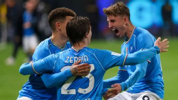 Zerbin brace leads Napoli to Italian Supercup final
