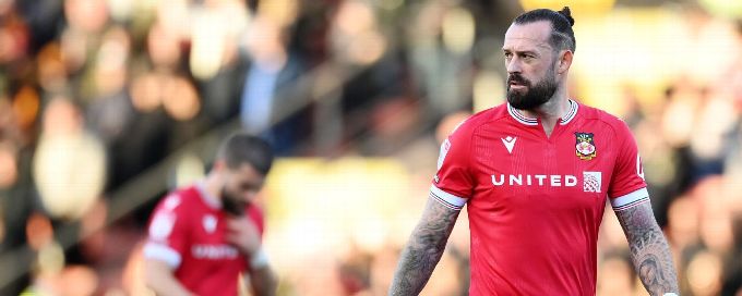 Wrexham win to strengthen automatic promotion hopes