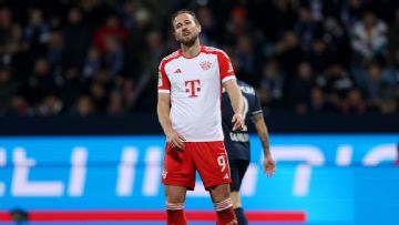 Bayern Munich lose third game in a row as title hopes fade