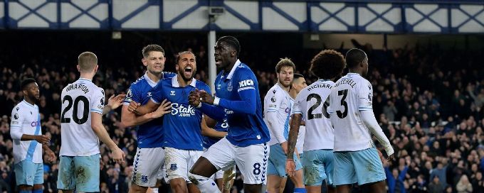 Everton move out of the bottom three after 1-1 draw with Palace