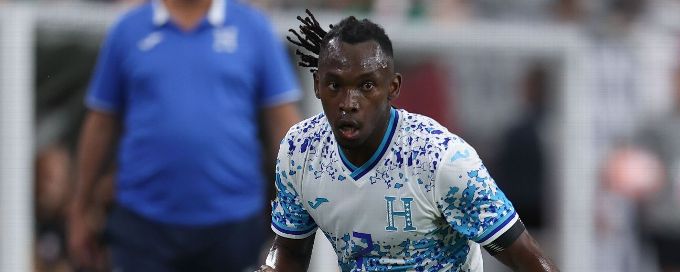 Bordeaux's Alberth Elis 'gradually recovering' from induced coma