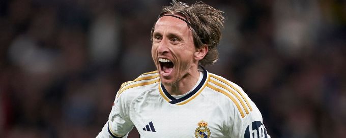 Dinamo take out full-page ad to lure Modric from Real Madrid
