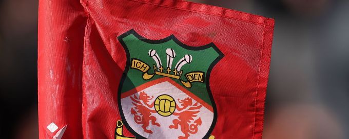Wrexham keep up on race for promotion with 3-1 away win