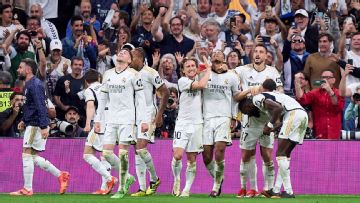 Madrid's depth (again) too much for Barca, Man United's nervy win, more