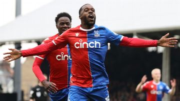 Schlupp's 87th-minute goal earns Palace a draw with Fulham