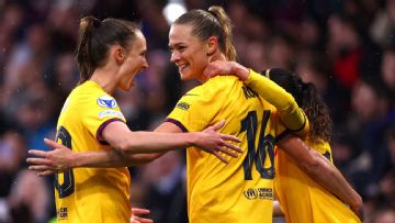 Barcelona beat Emma Hayes' Chelsea to reach UWCL final