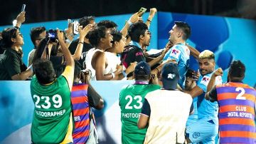 Mumbai City ease into ISL final after 2-0 win over Goa