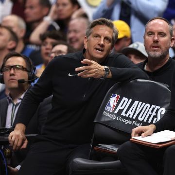 Timberwolves' Chris Finch will coach courtside after surgery