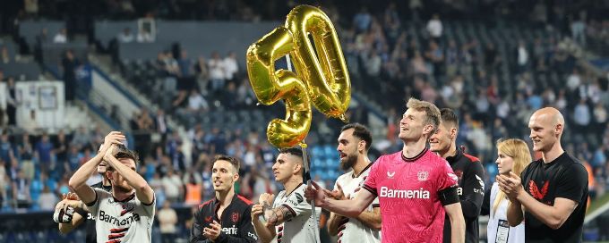 European soccer news: Leverkusen charge on, Man United dismal