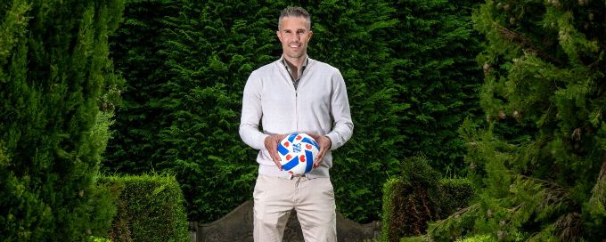 Robin van Persie lands first head coach role with Heerenveen