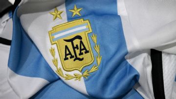 Argentine clubs to strike in response to Tapia travel ban