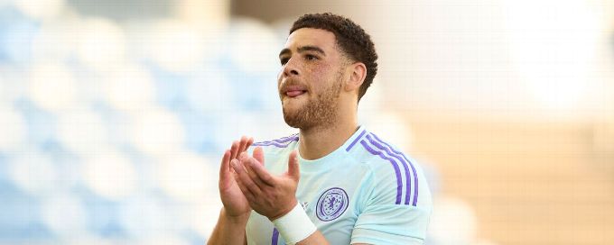 Nottingham Forest close in on Ché Adams signature - source