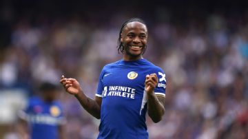 Transfer rumors, news: Sterling in Napoli talks after ending Chelsea contract