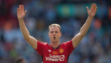 Jonny Evans steps down from Manchester United role after five months