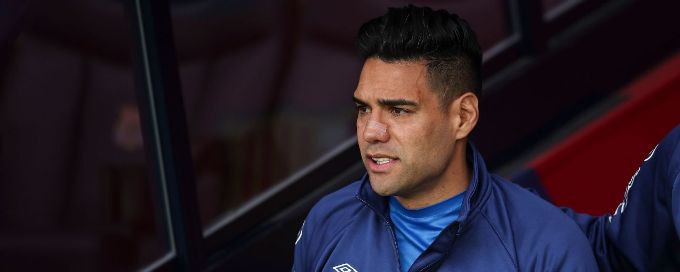 Radamel Falcao returns to Colombia to play for Millonarios