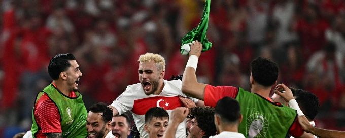 Turkey strike late to beat Czechia, advance as group runners-up