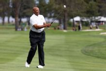 Charles Barkley again longest shot to win celeb golf tourney