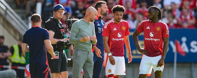 Manchester United concede late goal in preseason opening loss