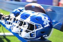 Kentucky DL Nic Smith dies at age 20; no foul play suspected