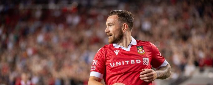 Wrexham start with win on return to League One