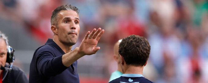 Ajax spoil Van Persie's coaching debut with Heerenveen