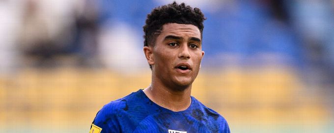 Barcelona sign U.S. youth international Pedro Soma