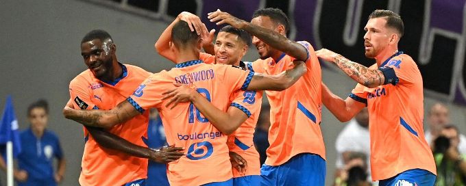 Mason Greenwood scores twice in 1 minute for leaders Marseille