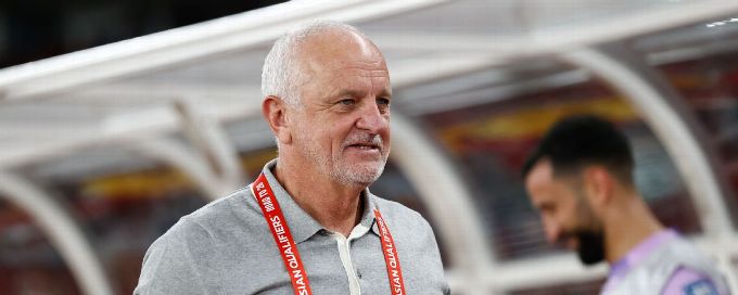 Graham Arnold resigns as Socceroos manager