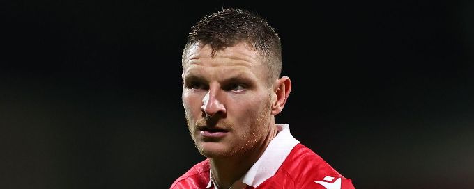 Wrexham's Paul Mullin scores after 16 seconds in 1-0 win
