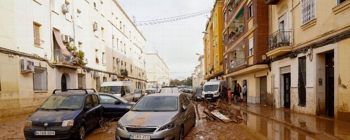 Valencia-Oviedo match postponed due to heavy rains