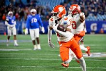 Clemson WR Bryant Wesco Jr. (back) out remainder of season