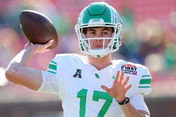 North Texas' Mestemaker passes for school-record 608 yards