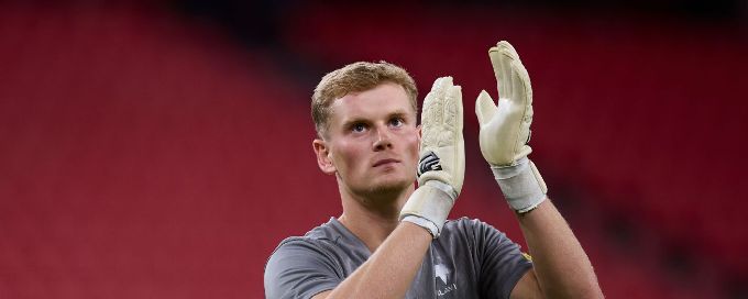 Tottenham sign goalkeeper Antonin Kinsky amid injury crisis