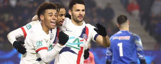 Paris Saint-Germain scrape past fifth-tier Espay in French Cup