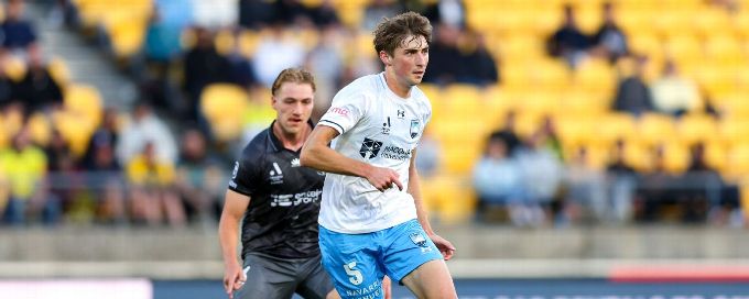 Sydney's Socceroo Matthews joins Pompey in $2.5m deal