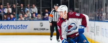 Avalanche sign forward Necas to 8-year extension