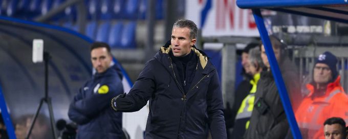 Heerenveen's Robin van Persie rails at 'unthinkable' referee error